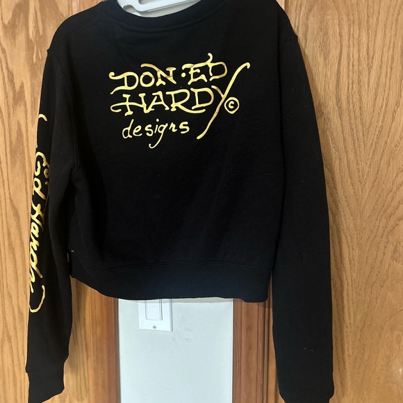 Ed Hardy Women's Cropped Black Graphic Crew Neck Sweater - Picture 2 of 7